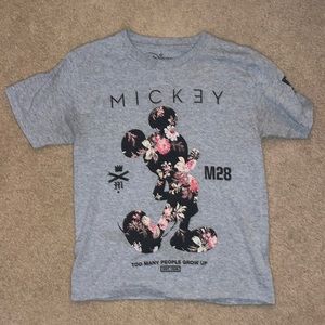 Vintage womens disney Mickey shirt